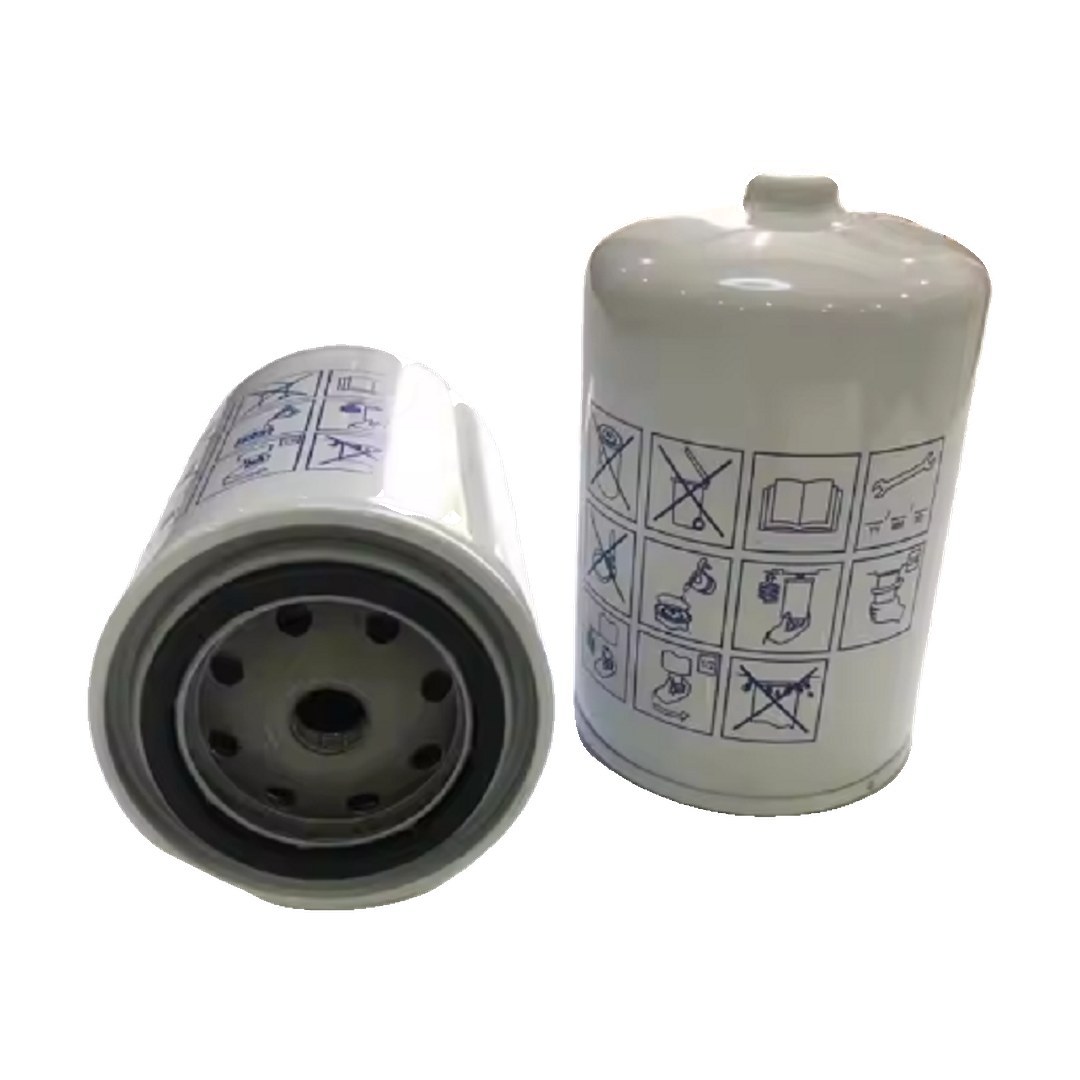 Heavy Truck Fuel Oil Filter P767293 FS1095 04504438 3583443 21718912 04504438 3583443 21718912